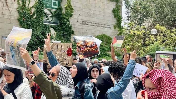مركز عدالة: إبعاد 100 طالب فلسطيني من جامعات إسرائيل بسبب انتقادهم حرب الإبادة